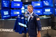 算命周易尾盘：美股小幅上扬 标普指数上涨约0.3%